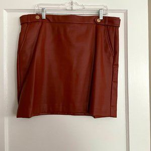 Brown, faux leather mini-skirt